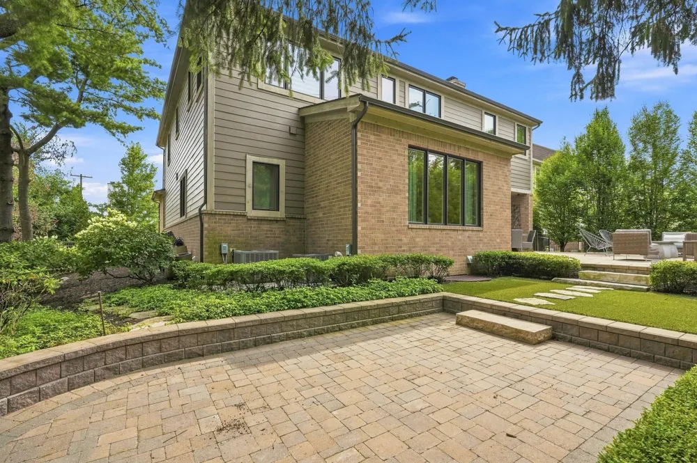 1215 Manchester Road Birmingham, MI 48009