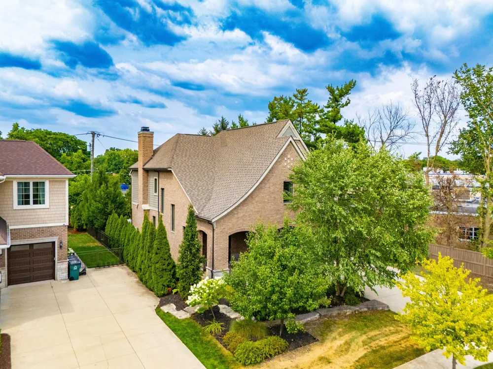 1215 Manchester Road Birmingham, MI 48009