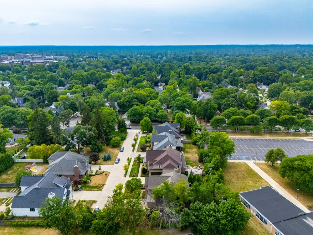 1215 Manchester Road Birmingham, MI 48009