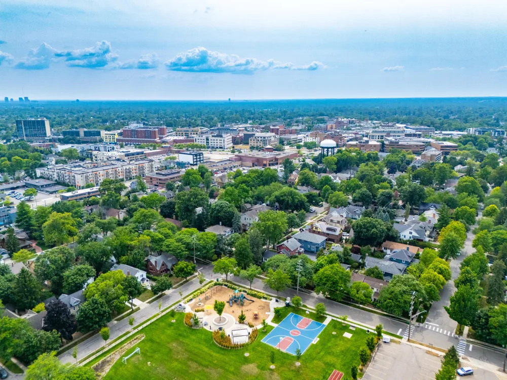 1215 Manchester Road Birmingham, MI 48009