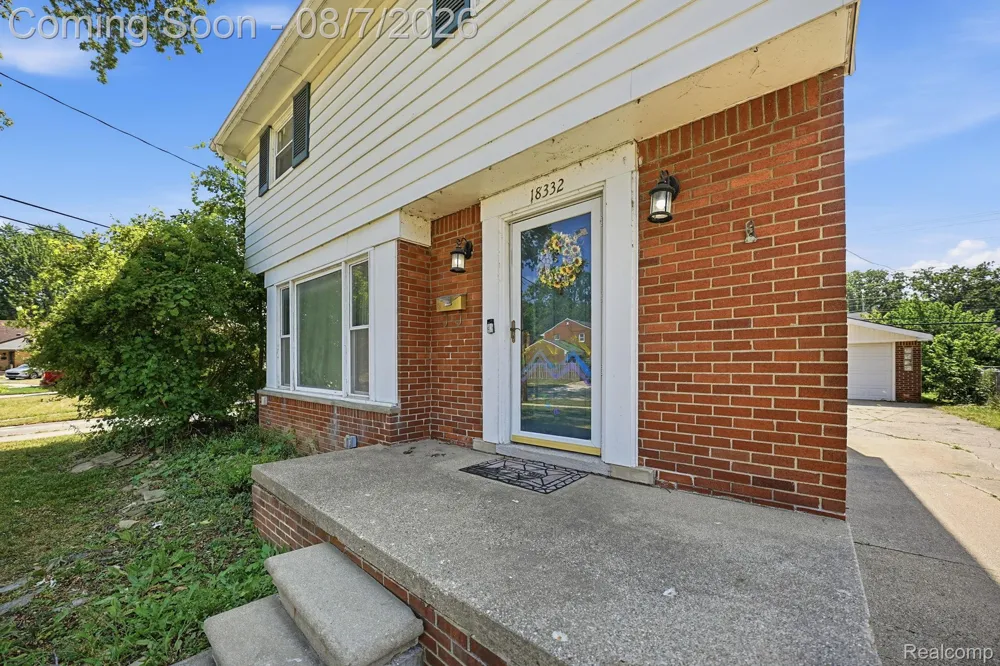 18332 Spring Court S Fraser City, MI 48026