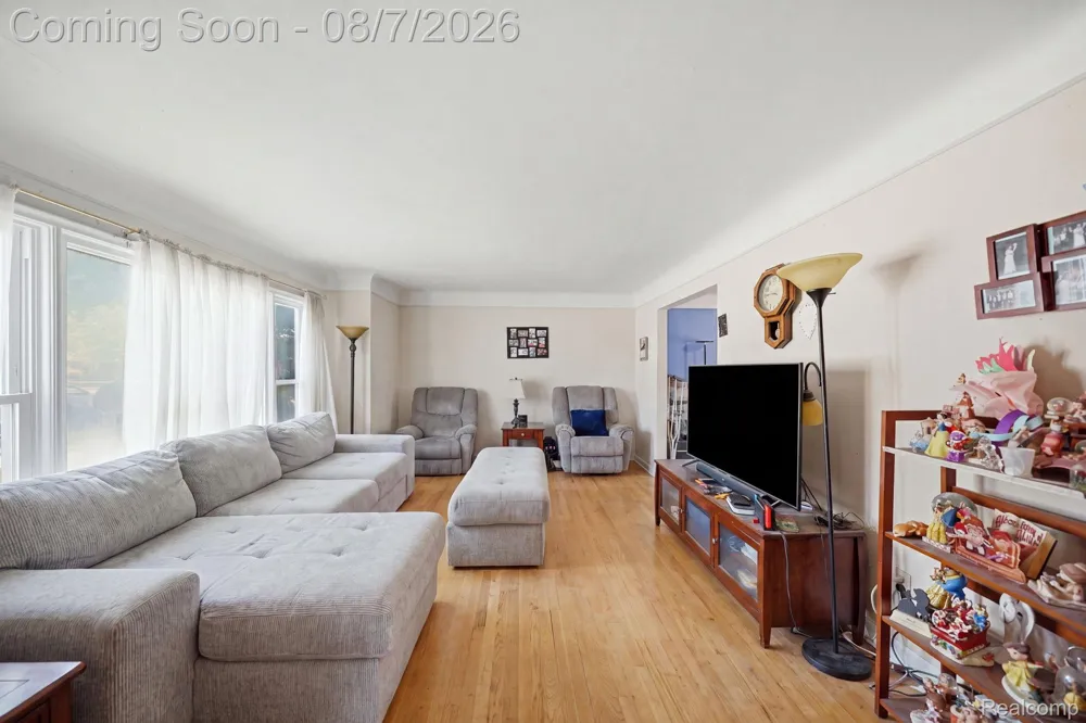 18332 Spring Court S Fraser City, MI 48026