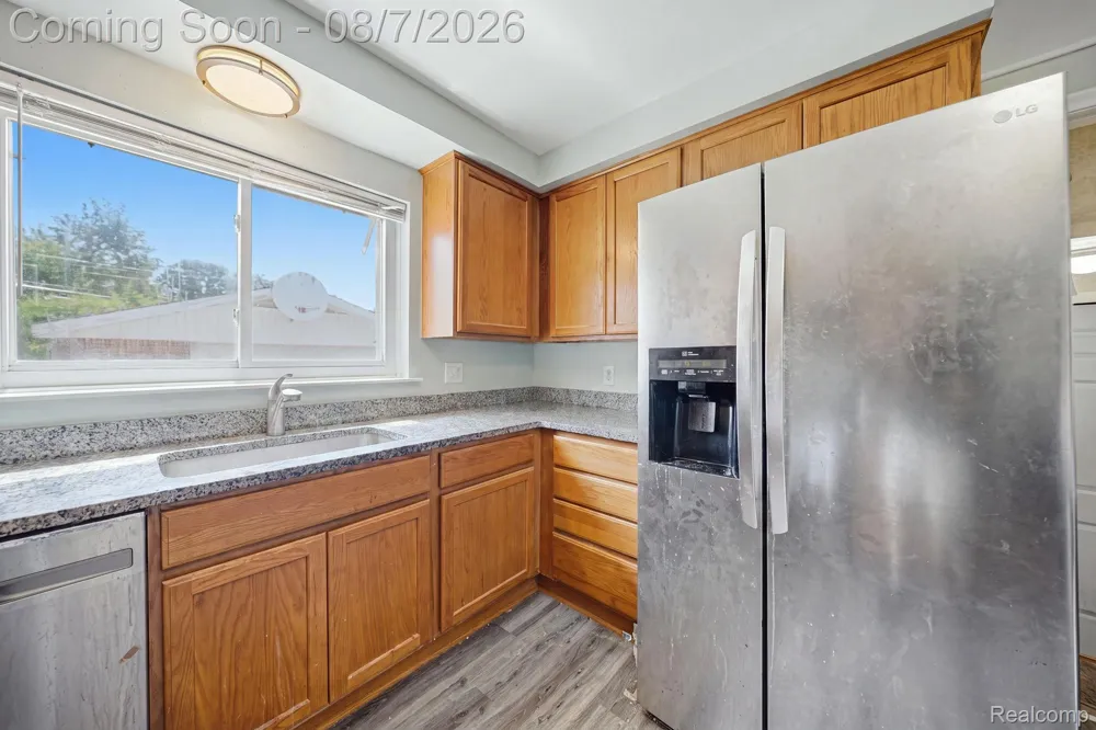 18332 Spring Court S Fraser City, MI 48026