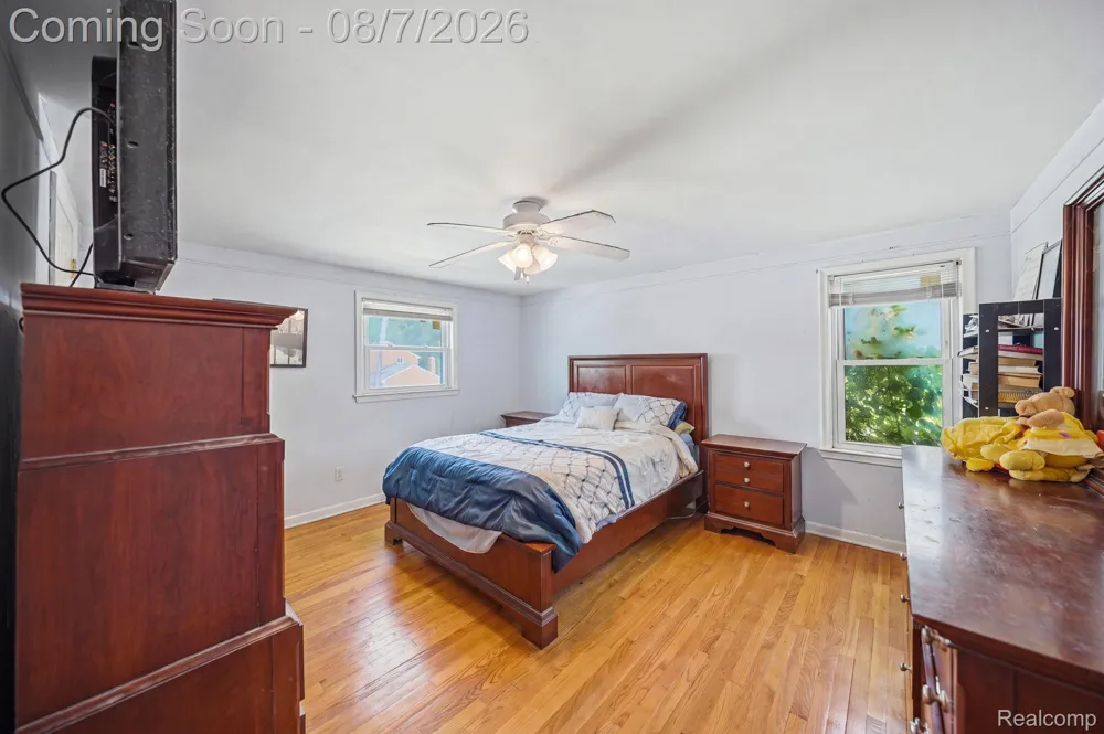 18332 Spring Court S Fraser City, MI 48026