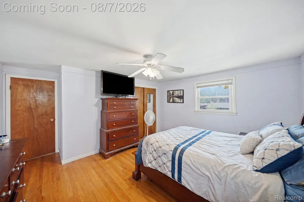 18332 Spring Court S Fraser City, MI 48026
