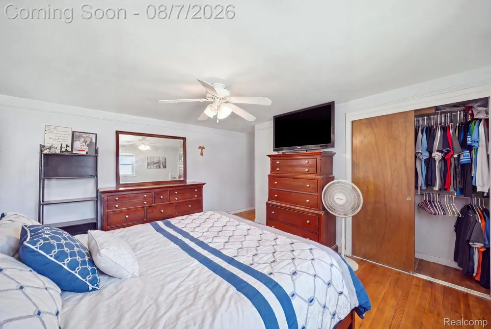 18332 Spring Court S Fraser City, MI 48026
