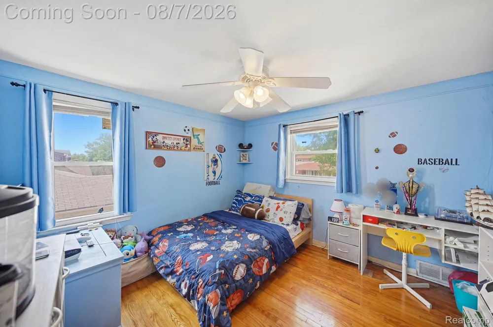 18332 Spring Court S Fraser City, MI 48026