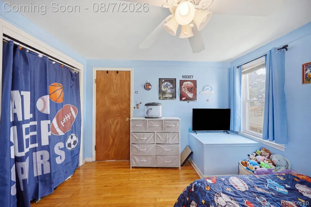 18332 Spring Court S Fraser City, MI 48026