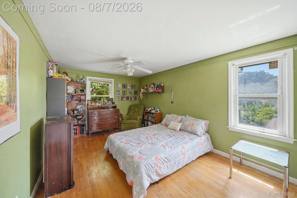 18332 Spring Court S Fraser City, MI 48026