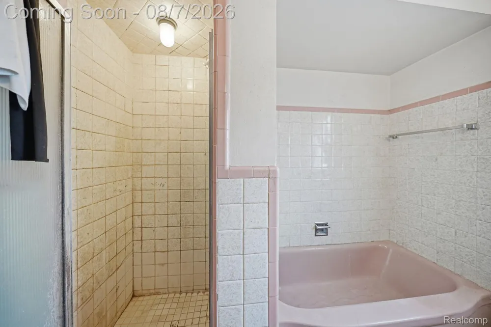 18332 Spring Court S Fraser City, MI 48026