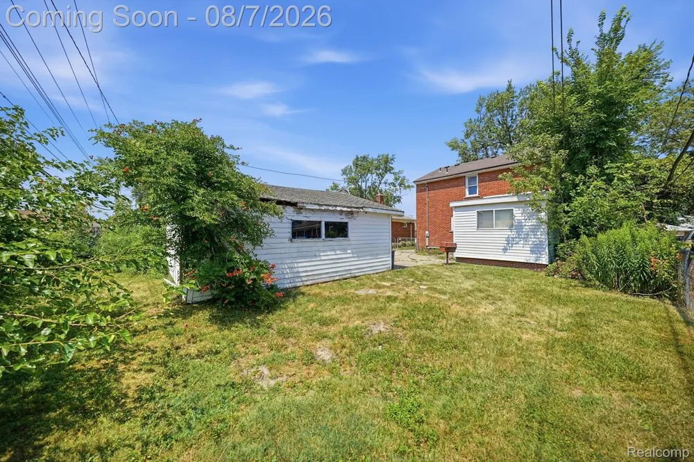 18332 Spring Court S Fraser City, MI 48026