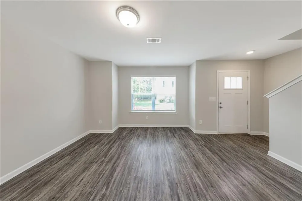 4431 Pinscher Street Union City, GA 30291