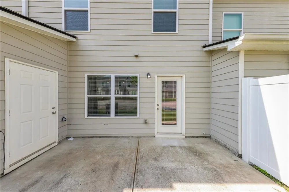 4431 Pinscher Street Union City, GA 30291
