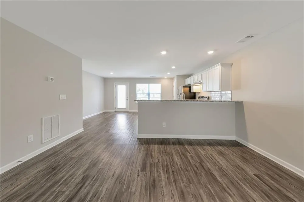 4431 Pinscher Street Union City, GA 30291