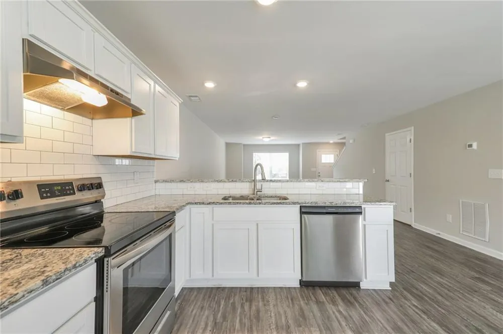 4431 Pinscher Street Union City, GA 30291