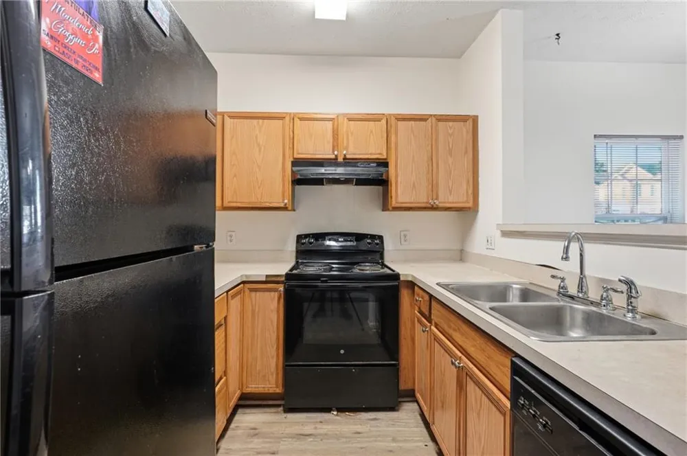 6080 Camden Forrest Cove Riverdale, GA 30296