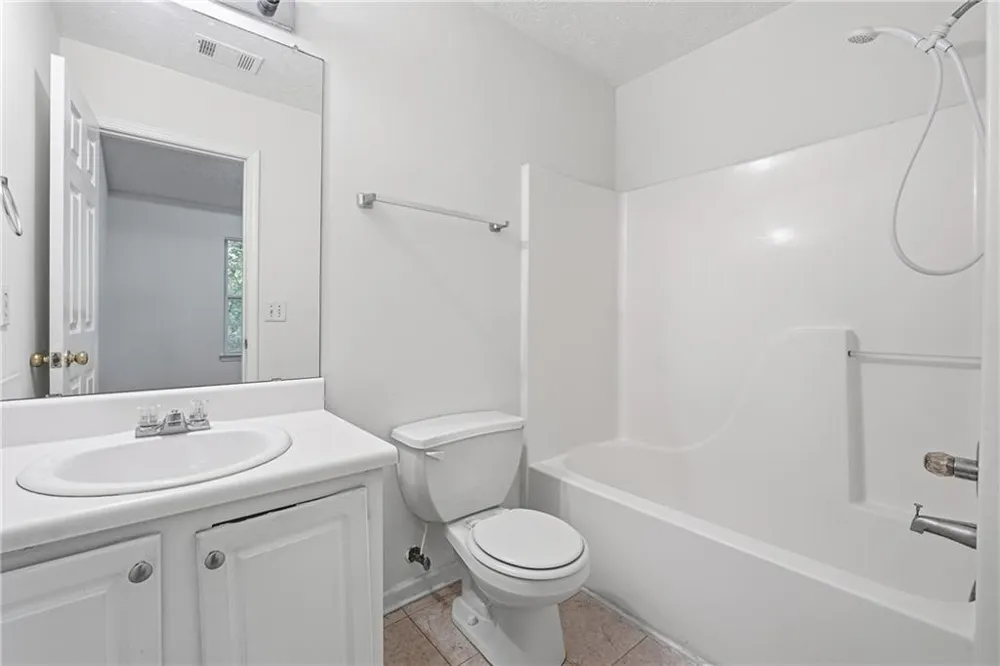 6080 Camden Forrest Cove Riverdale, GA 30296