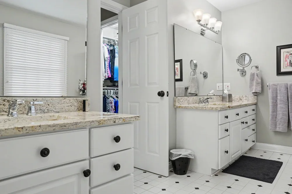 1720 Breezy Point Lane Kalamazoo, MI 49009