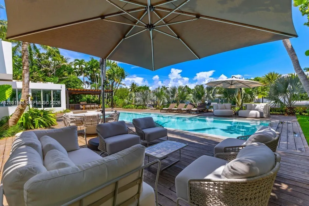 161 Cape Florida Drive Key Biscayne, FL 33149