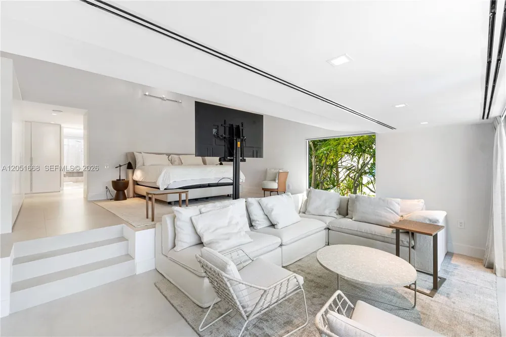 161 Cape Florida Drive Key Biscayne, FL 33149