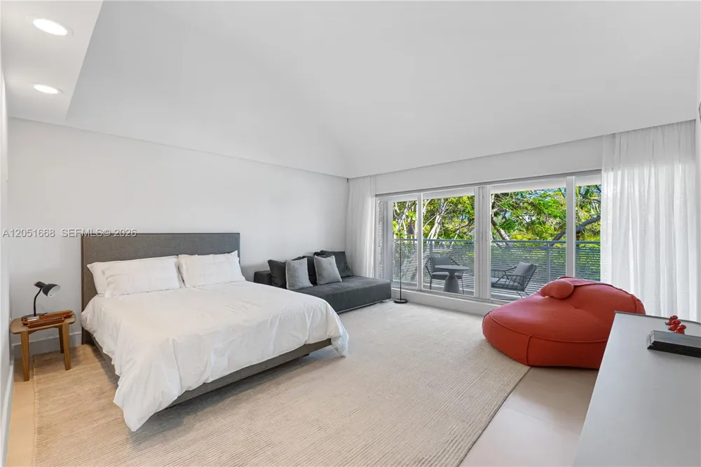161 Cape Florida Drive Key Biscayne, FL 33149