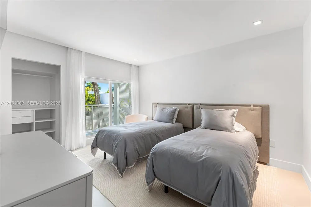 161 Cape Florida Drive Key Biscayne, FL 33149
