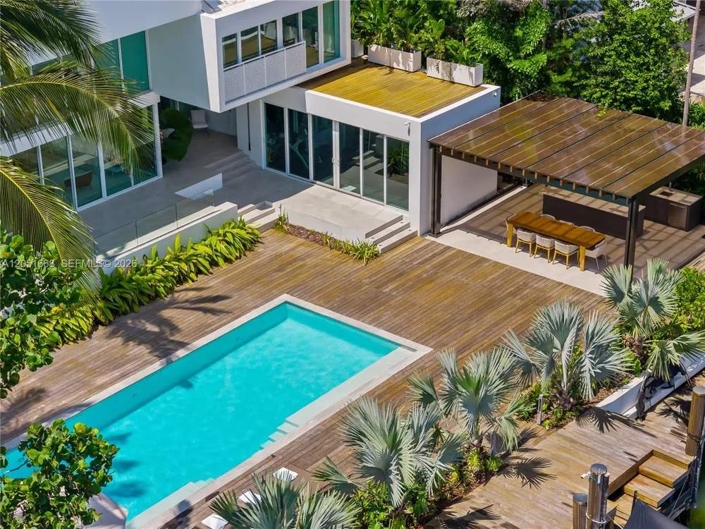 161 Cape Florida Drive Key Biscayne, FL 33149