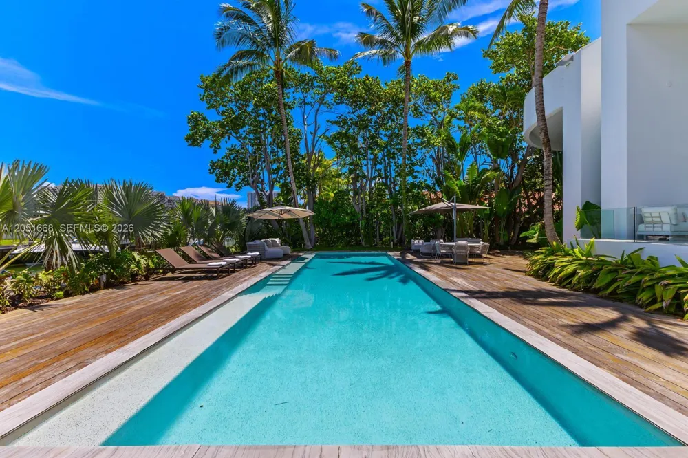 161 Cape Florida Drive Key Biscayne, FL 33149