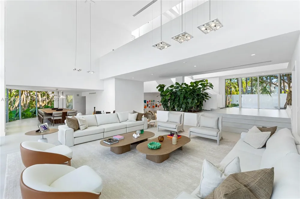 161 Cape Florida Drive Key Biscayne, FL 33149