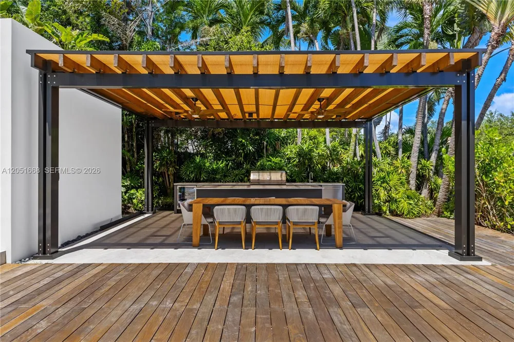 161 Cape Florida Drive Key Biscayne, FL 33149