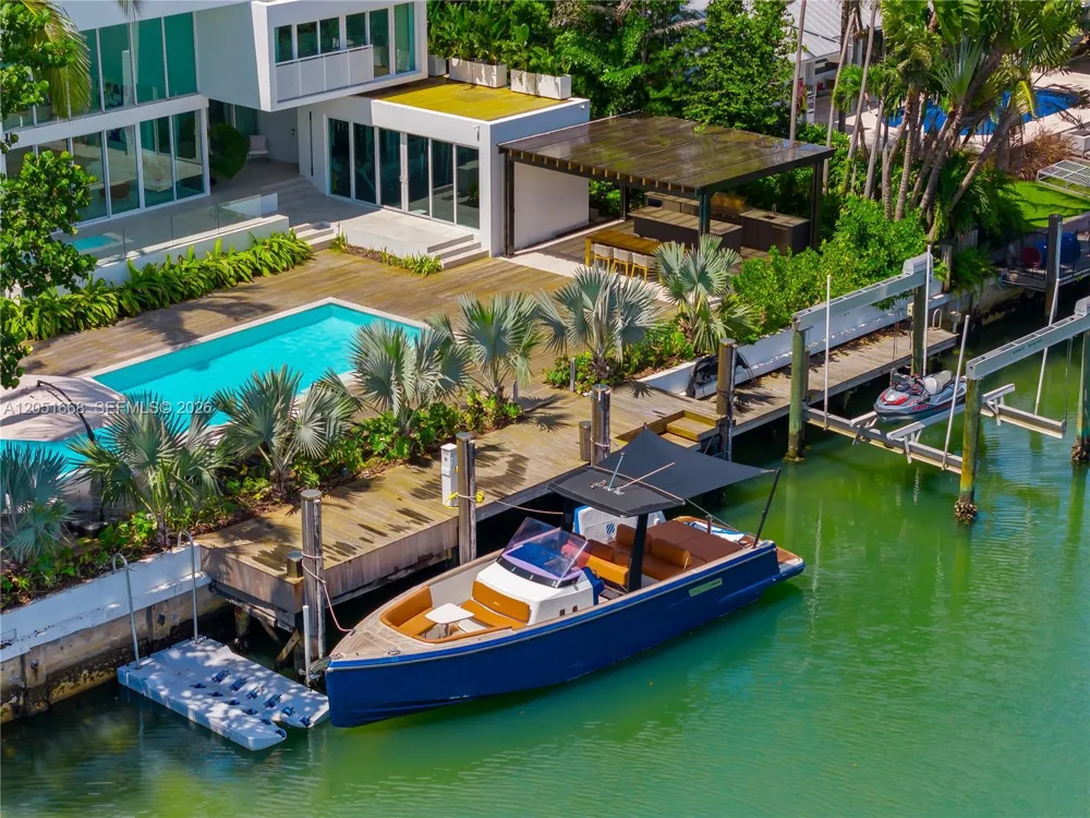 161 Cape Florida Drive Key Biscayne, FL 33149