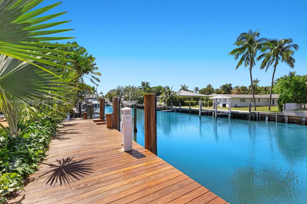 161 Cape Florida Drive Key Biscayne, FL 33149