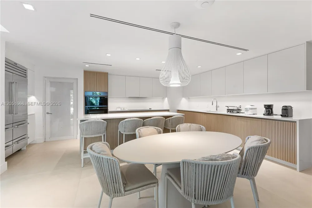 161 Cape Florida Drive Key Biscayne, FL 33149
