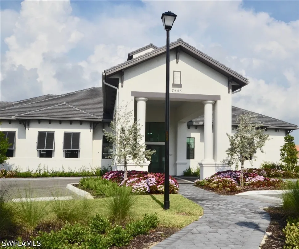 Carnegie Way Naples, FL 34119
