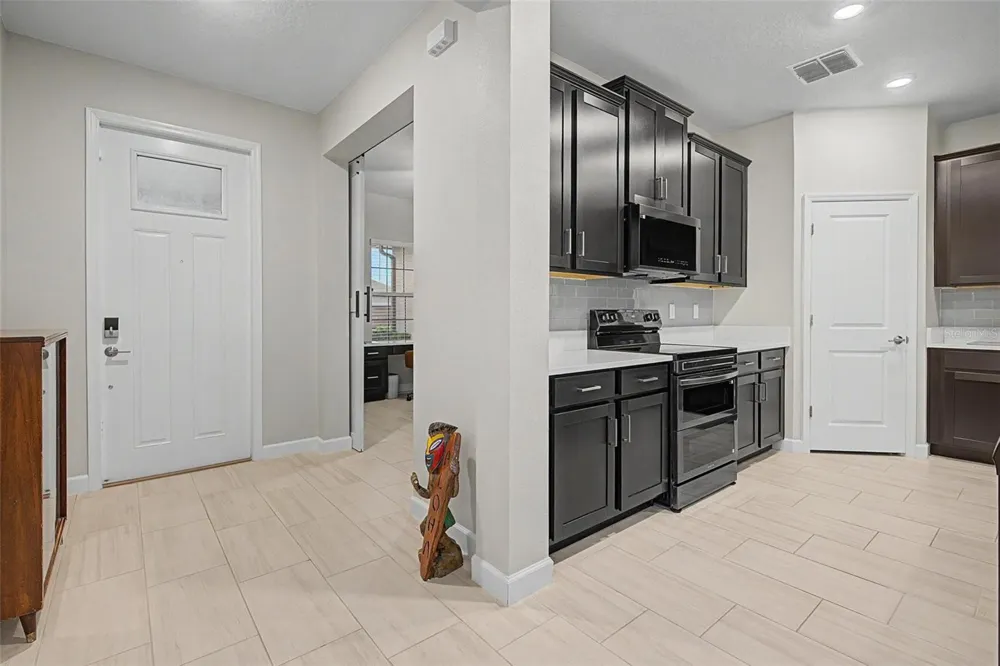 10460 GABLE DIG LOOP San Antonio, FL 33576