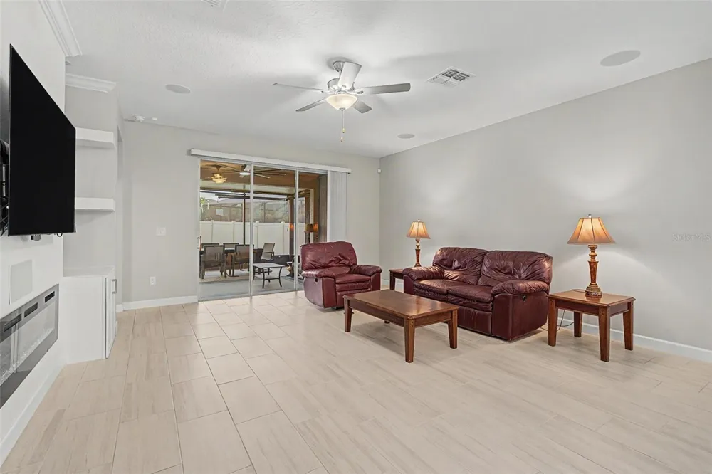 10460 GABLE DIG LOOP San Antonio, FL 33576