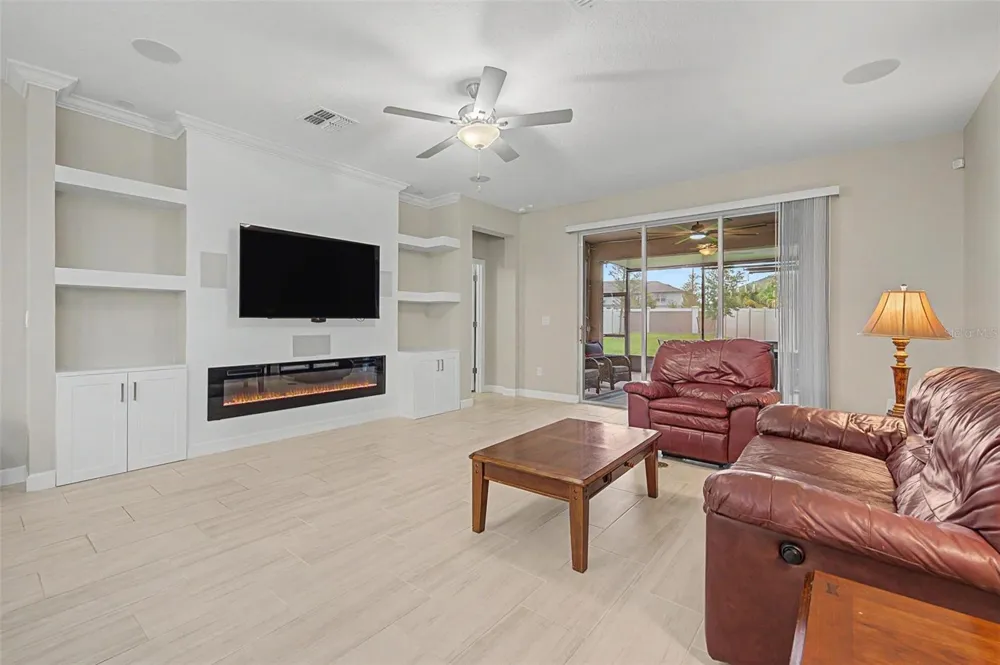 10460 GABLE DIG LOOP San Antonio, FL 33576