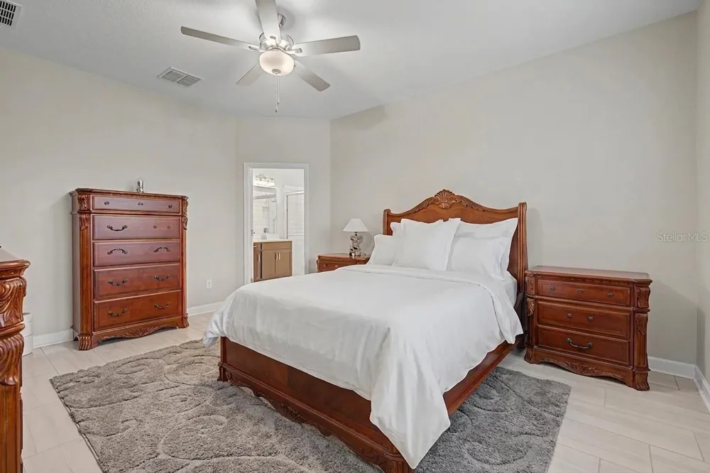 10460 GABLE DIG LOOP San Antonio, FL 33576