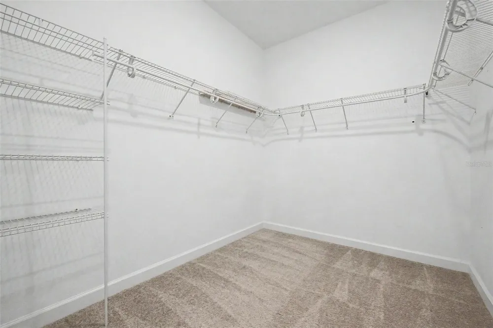 10460 GABLE DIG LOOP San Antonio, FL 33576
