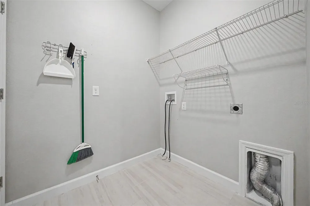 10460 GABLE DIG LOOP San Antonio, FL 33576