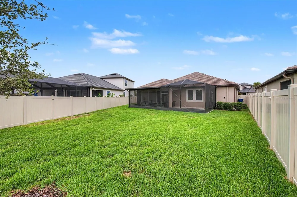 10460 GABLE DIG LOOP San Antonio, FL 33576