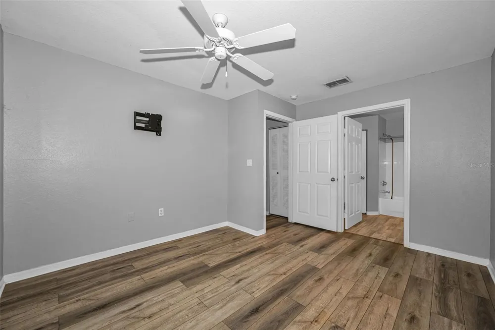 9078 LAKE CHASE ISLAND WAY #9078 Tampa, FL 33626