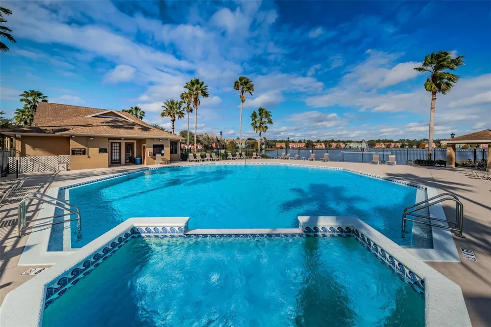 9078 LAKE CHASE ISLAND WAY #9078 Tampa, FL 33626
