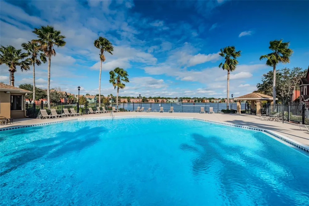 9078 LAKE CHASE ISLAND WAY #9078 Tampa, FL 33626