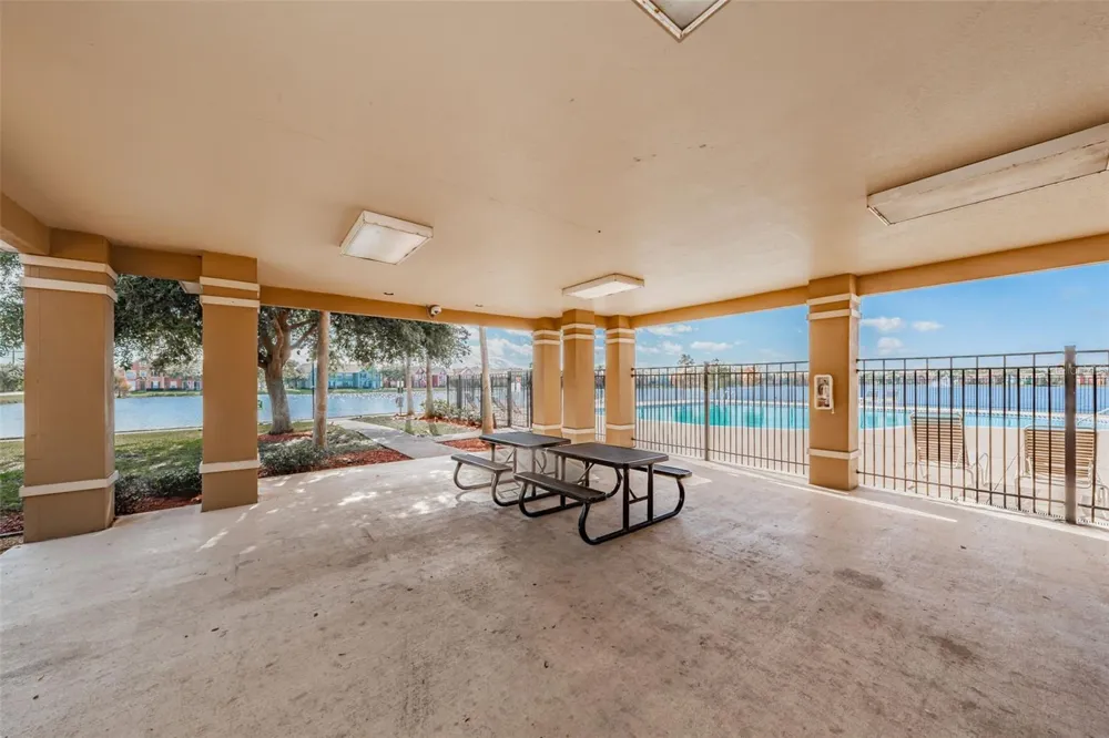 9078 LAKE CHASE ISLAND WAY #9078 Tampa, FL 33626
