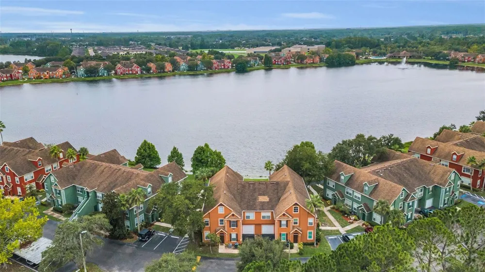 9078 LAKE CHASE ISLAND WAY #9078 Tampa, FL 33626