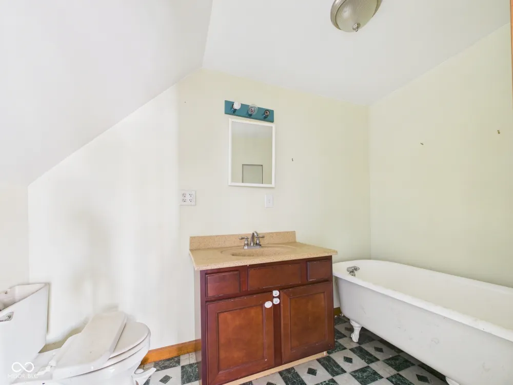 1303 S F STREET Elwood, IN 46036