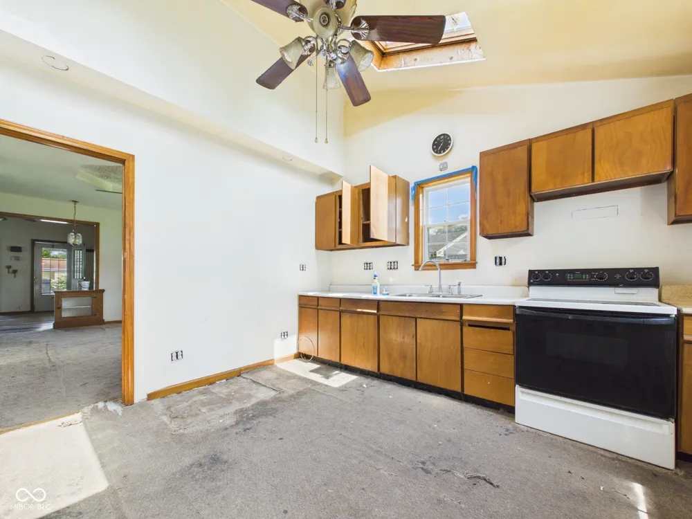 1303 S F STREET Elwood, IN 46036