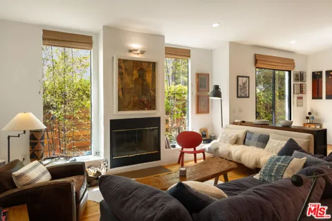 2005 Walnut Avenue