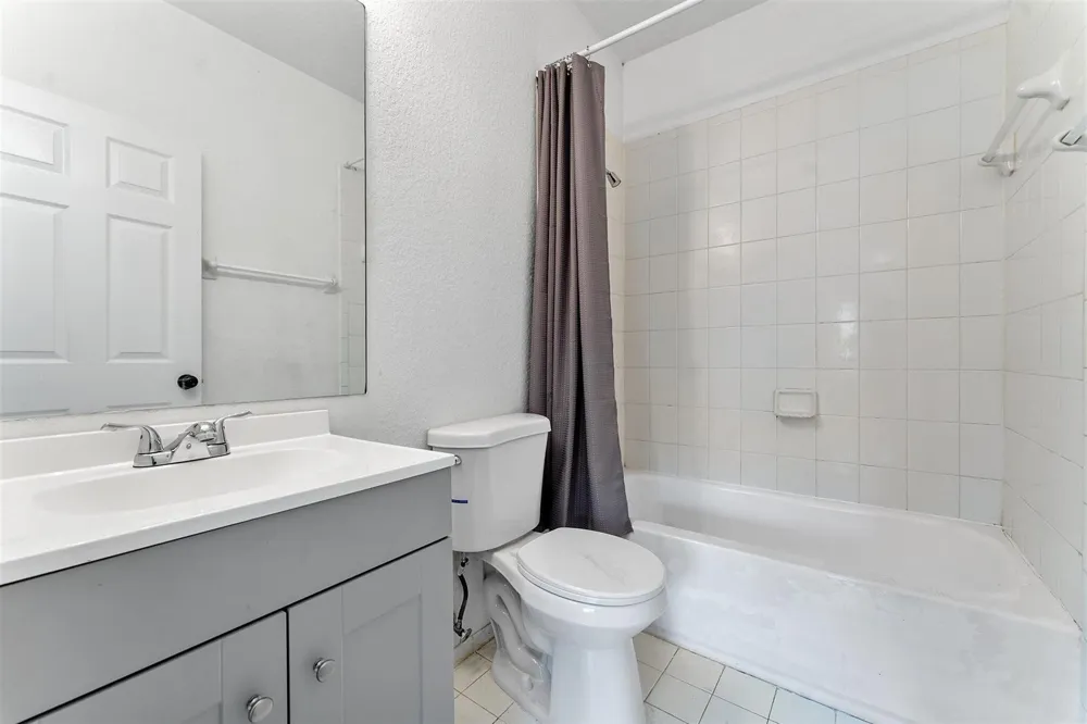1407 S SANTA CATALINA CIRCLE North Lauderdale, FL 33068